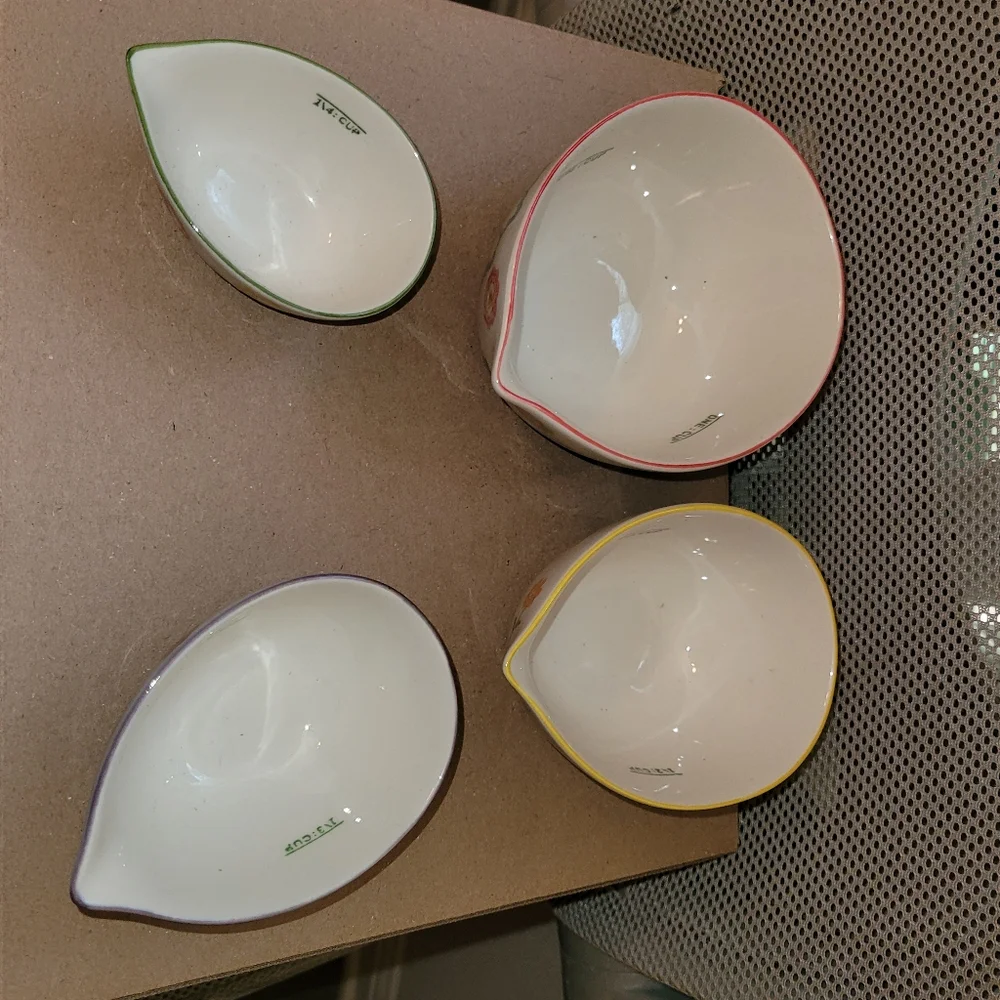 Pier 1 Oval flower measuring cups